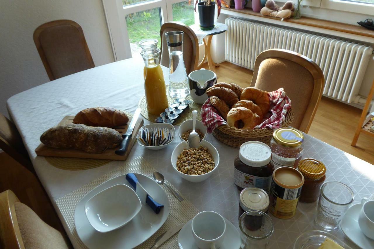 Guntli'S Family Guesthouse Andelfingen Extérieur photo