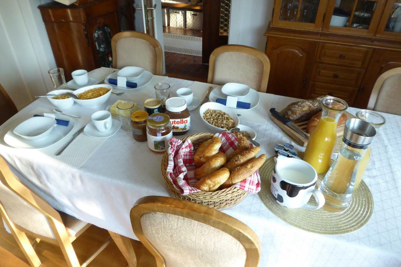 Guntli'S Family Guesthouse Andelfingen Extérieur photo